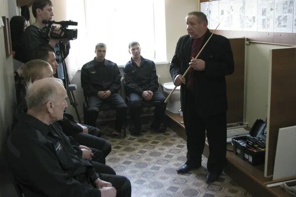 Свидание в тюрьме. Реабилитация осужденных. Социальная адаптация бывших осужденных. Психология осужденных. Реабилитация заключенных.