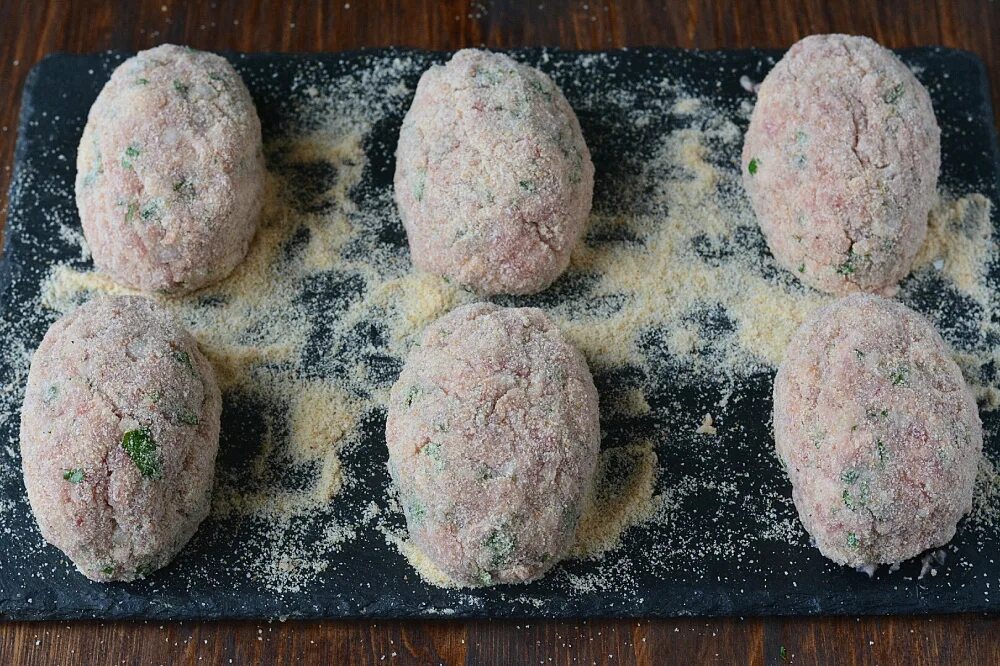 Зразы с целым яйцом. Зразы мясные с перепелиным яйцом. зраза с яйцом внутри. зразы мясные с яйцом внутри. зразы с перепелиным яйцом и сыром.
