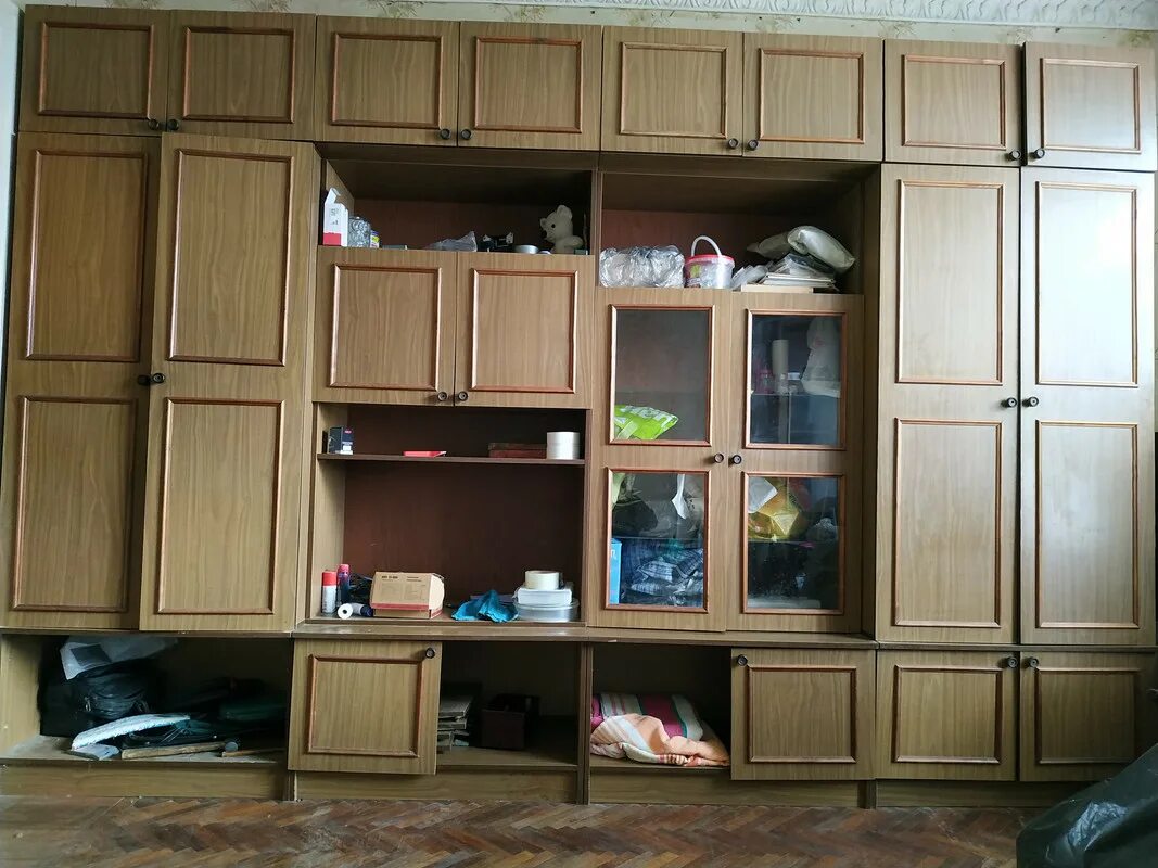 Авито отдам стенку. Стенка даром. стенка мебель даром. отдам мебельную стенку. вещи мебель даром.