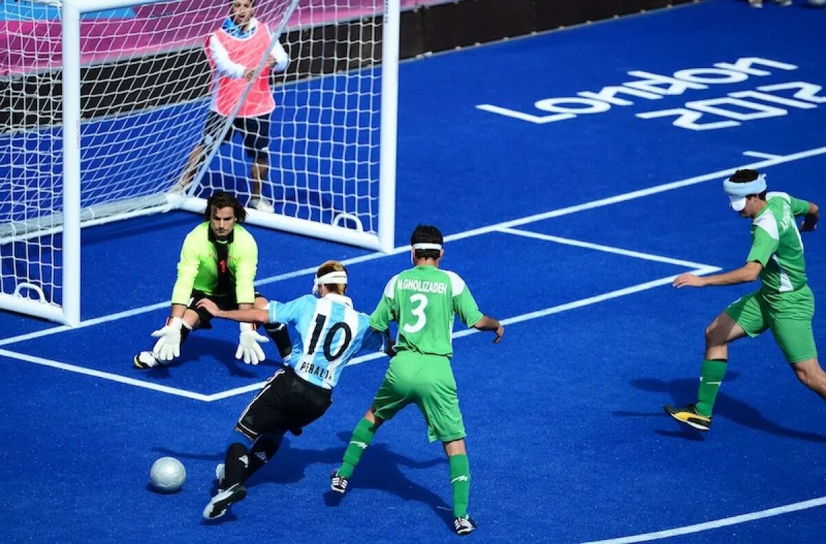 Pro evolution soccer 5. Five a side. 5 на 5 футбол время игры. Футбольный матч. Футбол 5 на 5.
