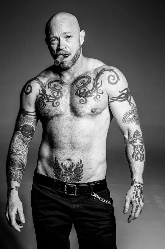 Бак энджел (buck angel) раньше. Бак энджел. Back angel. Вышивка крылья на спине. Back angel.