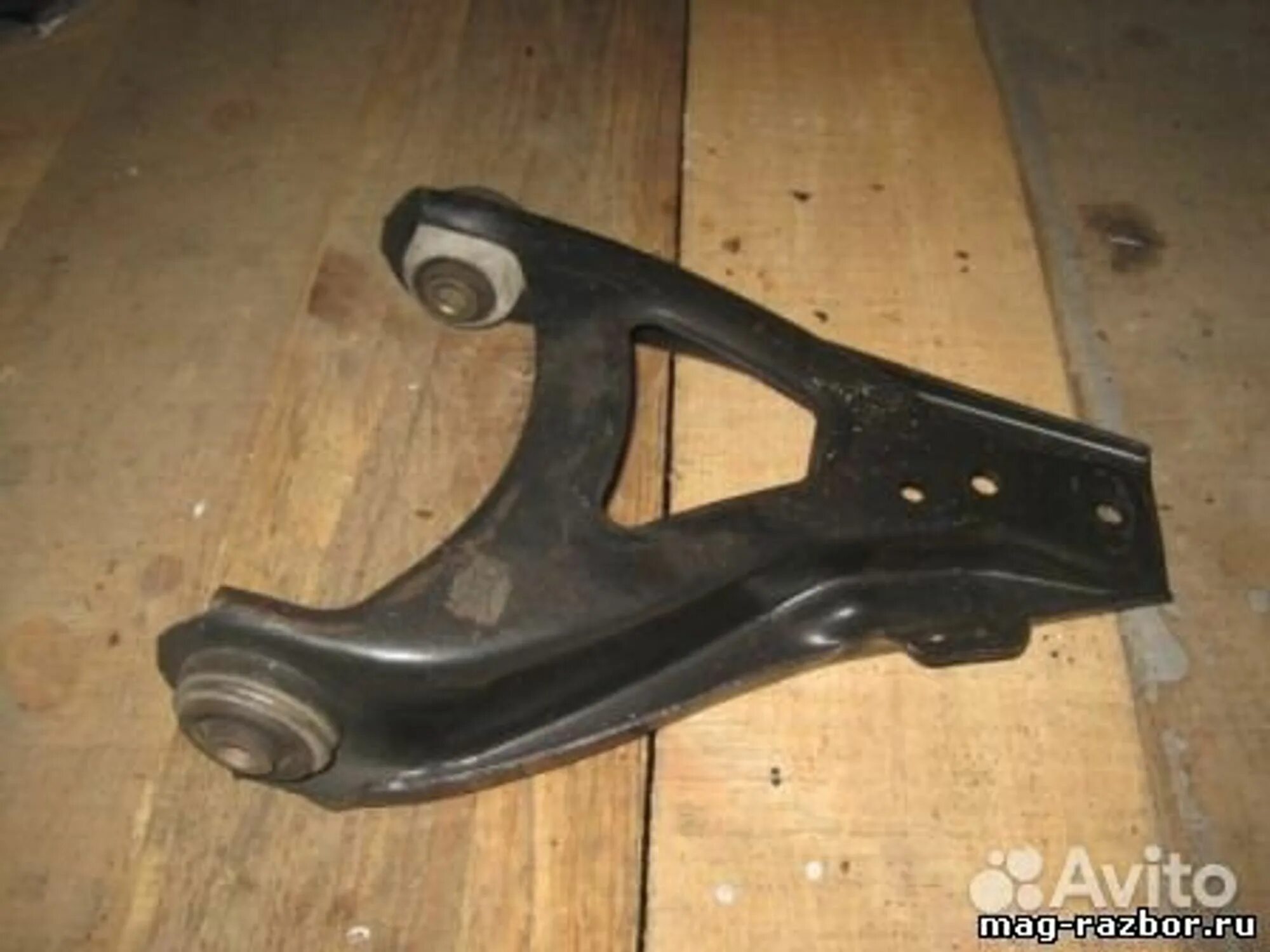 Передний рычаг рено меган 2. Рычаг меган 2 артикул. Рычаги рено меган 1. 545003037r. Рычаг рено меган.