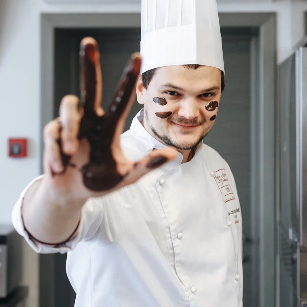 Кислицын кондитер. Кондитерская школа кислицына. Селезнев шеф кондитер монако. Александр кислициншеф-кондитер. Александр кислицын кондитер курсы.