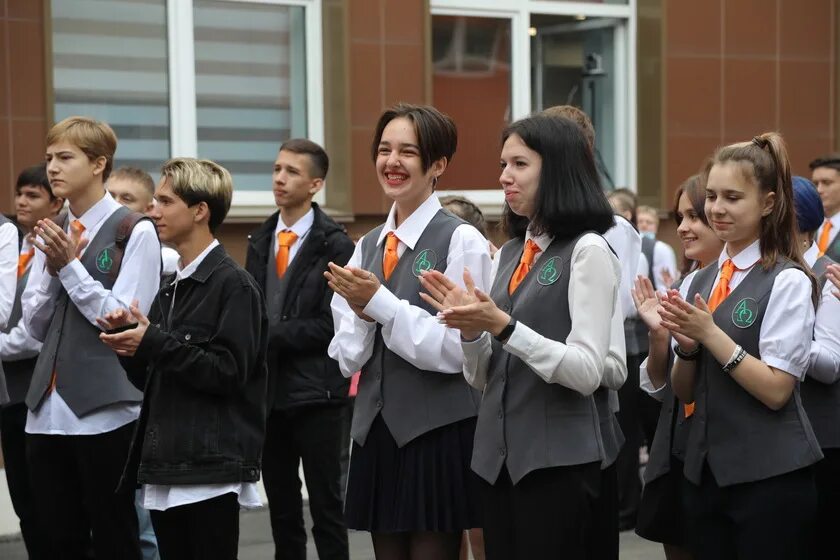 физико-математическая школа сфу красноярск логотип. физико-математическая школа красноярск при сфу. красноярск борисова 5 школа физико математическая. физмат школа сфу. сфу физика- математическая школа.