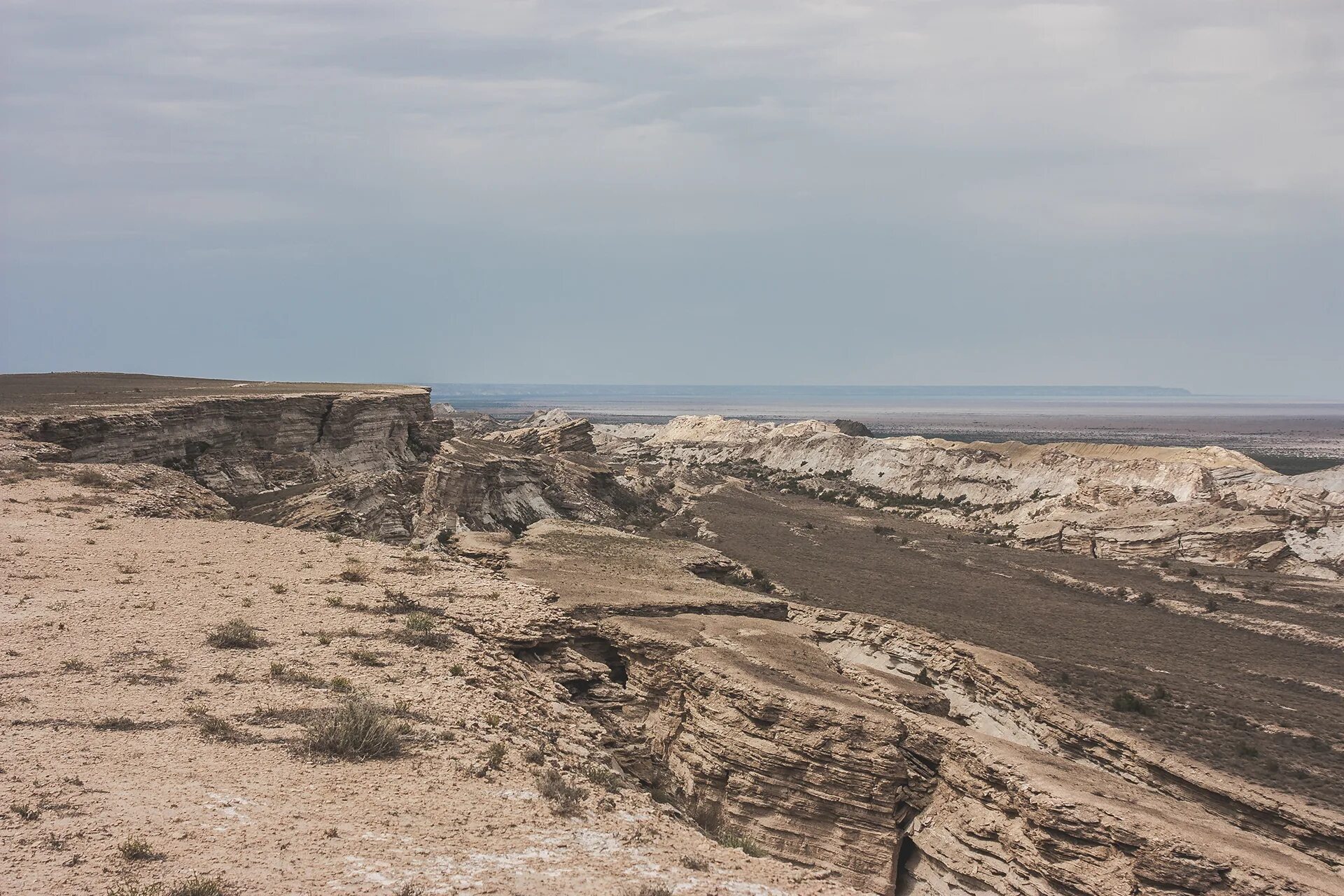Бывшее море в узбекистане. Бывшее море в узбекистане. Самарканд озеро айдаркуль. Рассвет аральское море узбекистан. Бывшее море в узбекистане.