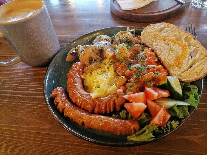 Бежишь идешь мем. Иду мем. Глаголы движения в русском. Идёшь идёшь едешь. Иду бегу еду.