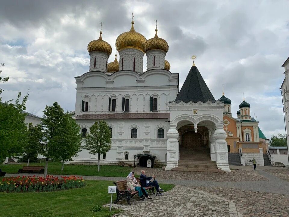 Какие достопримечательности есть в костроме. Главная достопримечательность города кострома. исторические памятники достопримечательности города кострома. кострома достопримечательности костромы. памятники архитектуры россии кострома.