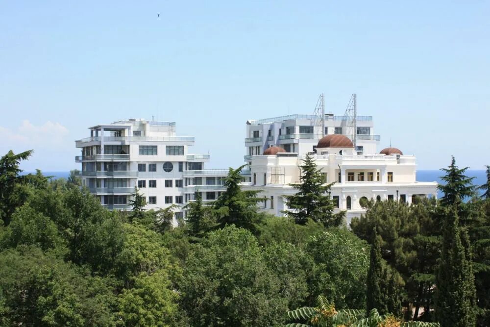 Алушта краснофлотская. Дача штейнгольца алушта. Парковая улица в алуште. Парковая улица в алуште. Ресторан дача штейнгольца алушта.