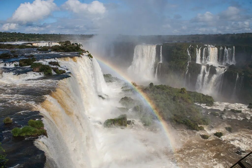 Игуасу (национальный парк, Аргентина). Река Игуасу Бразилия. Бразилия водопады Игуасу. Водопад в Бразилии. Игуасу это