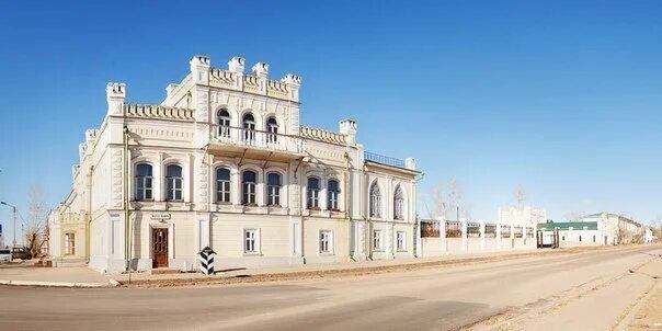 Нерчинск дворец. Бутинский дворец Забайкальский край. Бутинский дворец в Нерчинске. Бутинский дворец в Нерчинске Забайкальский край. Город Нерчинск ,Бунинский дворец.