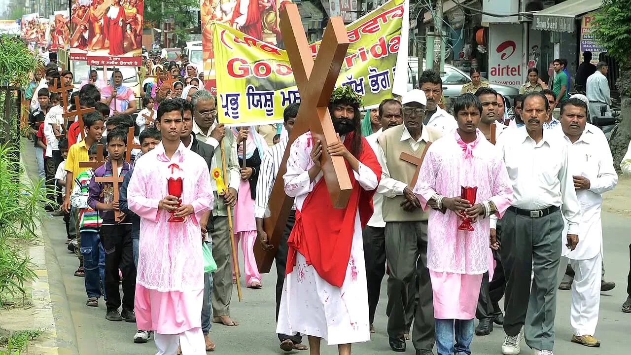 Христианские храмы в индии. Индия религия индуизм. Вера в индии религия. Христианство в индии. Индуизм в современной индии.