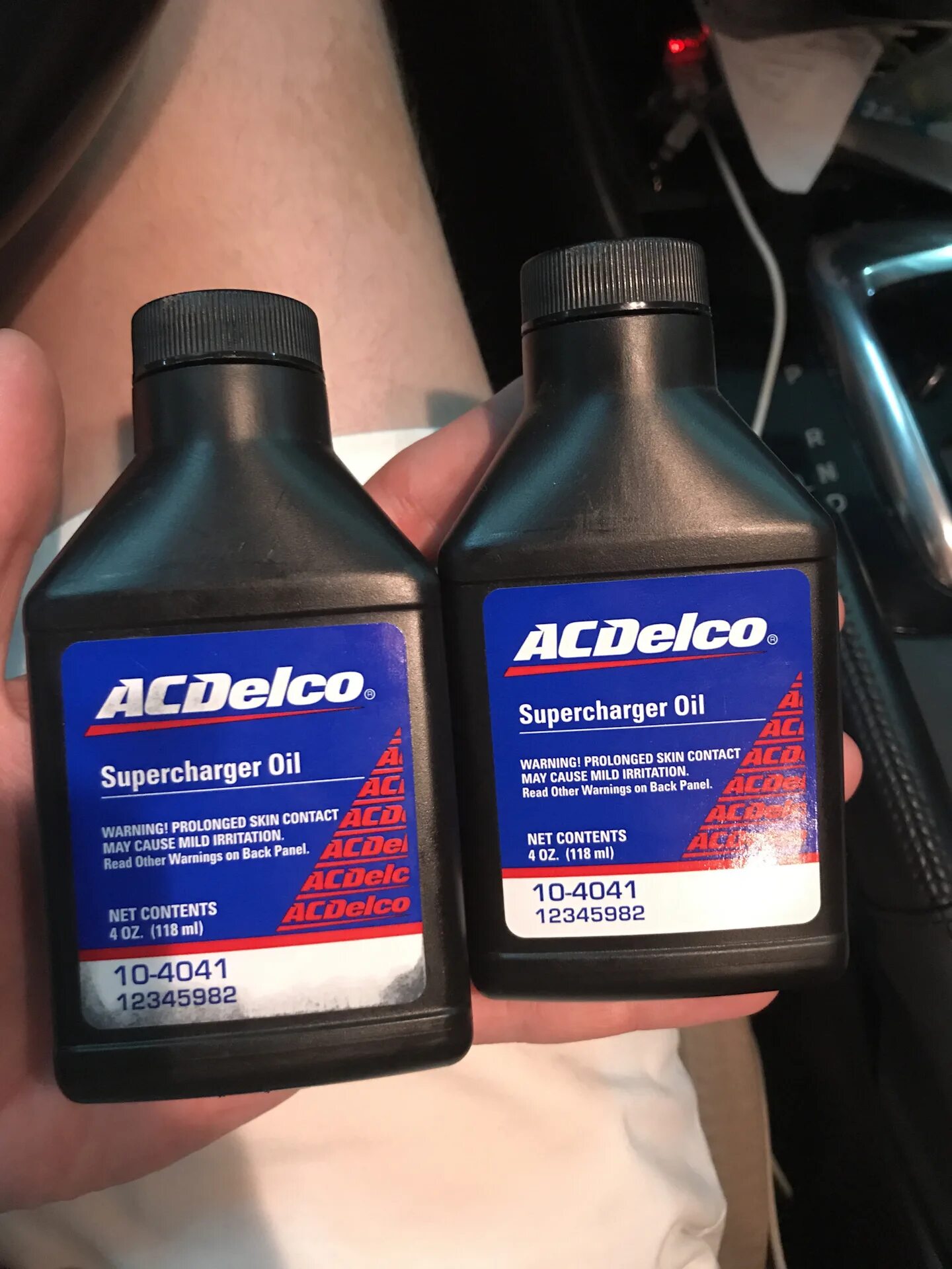 Какое масло залить в рендж ровер. Масло в нагнетатель acdelco. acdelco supercharger oil. масло в суперчарджер рендж ровер. масло для компрессора суперчарджера рендж ровер.
