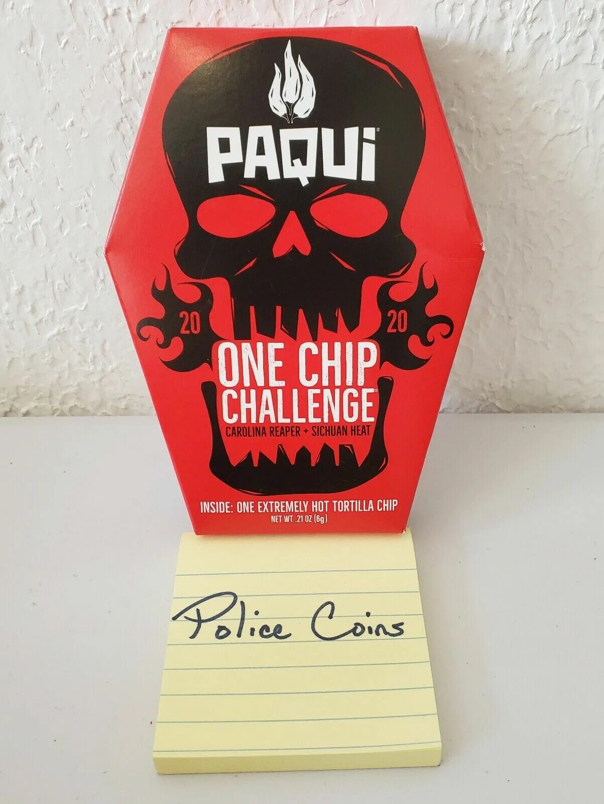 Hot chips challenge чипсы. Paqui Carolina Chip Challenge. Чипсы «Carolina Reaper Madness». Чипсы one Chip Challenge. Острый чипс Paqui.