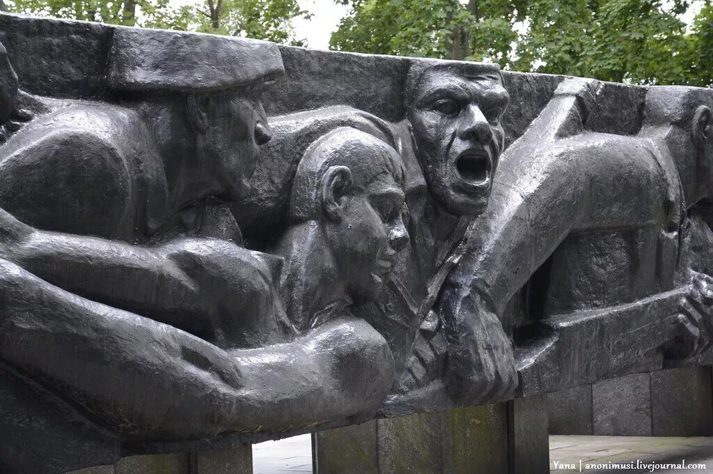 Улица народного ополчения 18 в гомеле. Мемориал народного ополчения гомель. Памятники лидером ополченцем. Мемориал народного ополчения гомель. Гомель ул народного ополчения.