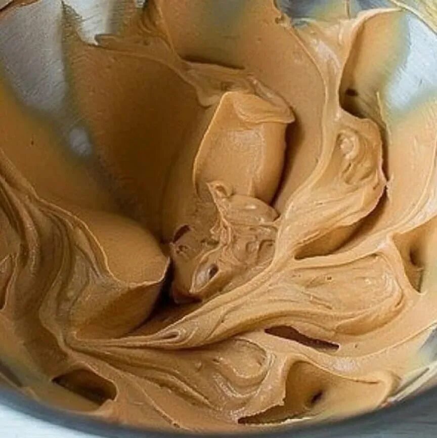 Масло карамель. Карамельный крем. Крем для торта. Сливочно Карамельный крем. Карамельный заварной крем.