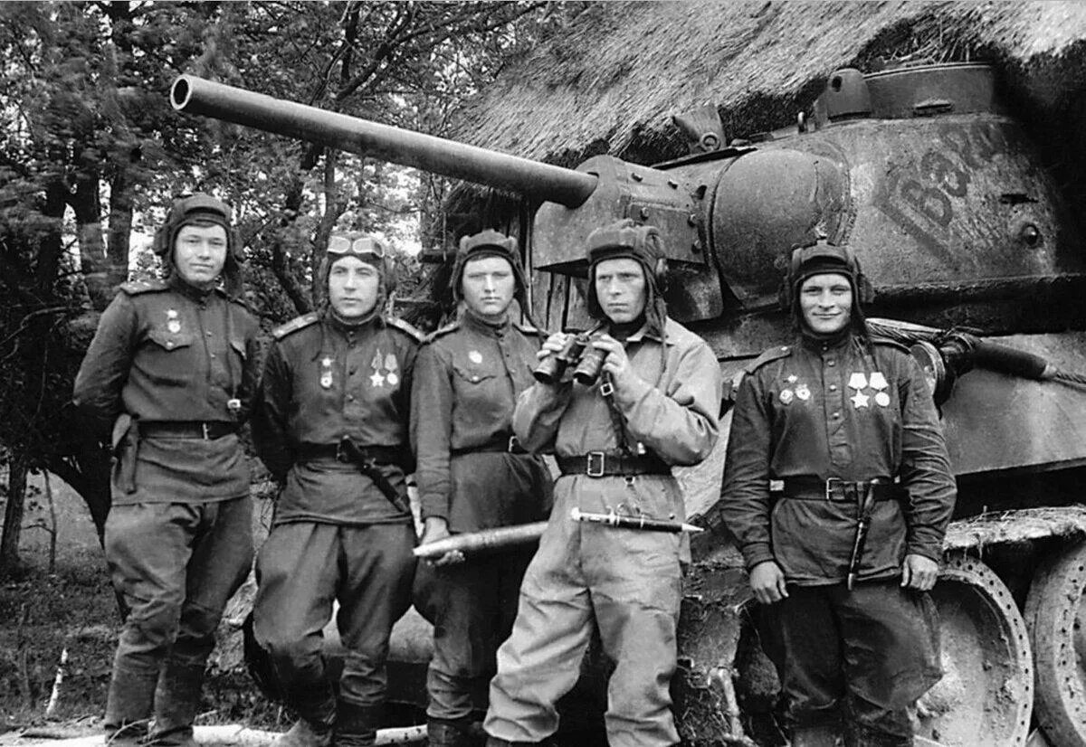 Красная армия 1944. Уральский добровольческий танковый корпус. Т34 Гвардейской танковой армии. Экипаж танка т-34. 34 Гвардейская танковая бригада (34 гв. ТБР).