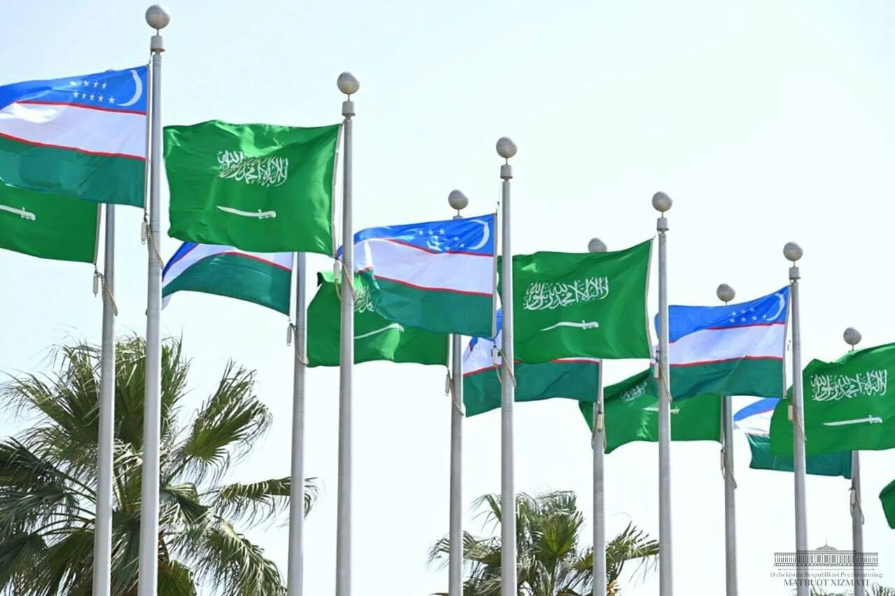 Узбекистан саудовская аравия. Uzbekistan Саудия Аравия флаг. Саудия Арабистони байроғи. Безвизовый режим для граждан Узбекистана.