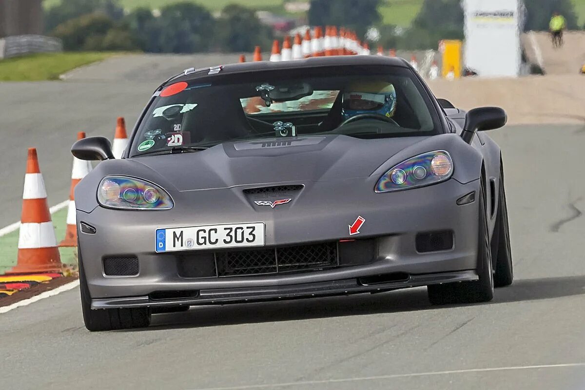 Самый быстрый разгон до 100 км ч. Chevrolet corvette zr1 разгон до 100. машина с самым быстрым разгоном. машина с самым быстрым разгоном до 100. шевролет корвет ускорение до 100 км авто.