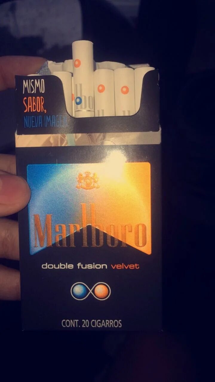 Мальборо с двумя цена. Мальборо Фьюжн 2 кнопки. Сигареты Marlboro Double Mix. Мальборо сигареты с кнопкой 2 кнопками. Сигареты Мальборо с 2 кнопками оранжевый.