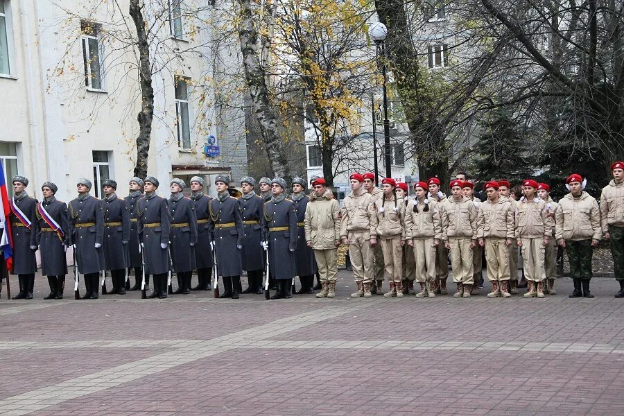 Школа номер 80 ростов. Памятник Зорге в Ростове на Дону. Школа № 80 имени героя советского Союза Рихарда Зорге. Школа на Зорге Ростов на Дону. Пушкинская улица Ростов-на-Дону школа 80.