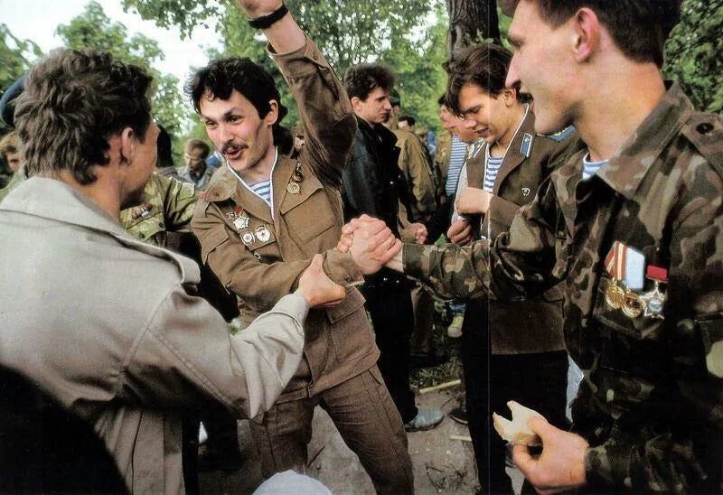 Встречи афганцев. Ветераны афганистана в 90-е годы. афганцы в 90-е. встреча афганцев.