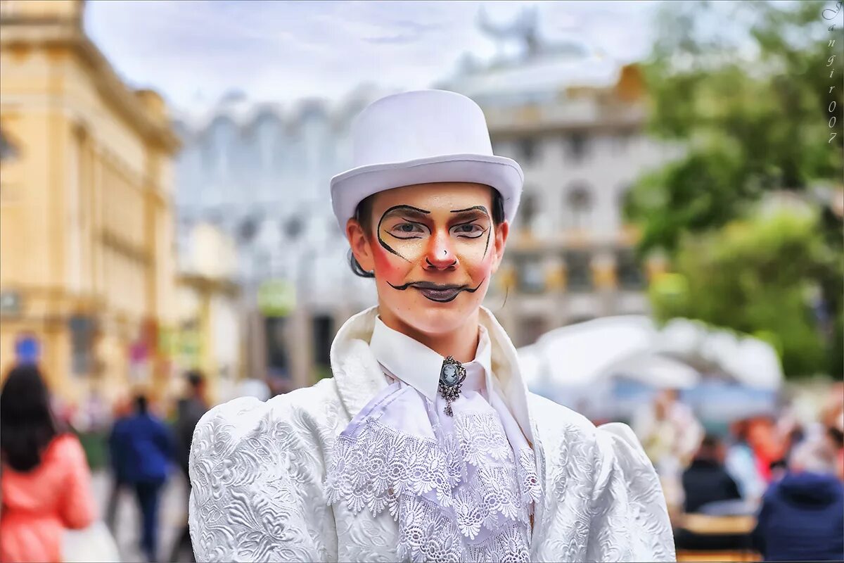 денди одежда для мужчин 19 век. зак маклеод пинсент. мужские стрижки. мужественный денди из испании. стиль денди в одежде для мужчин.