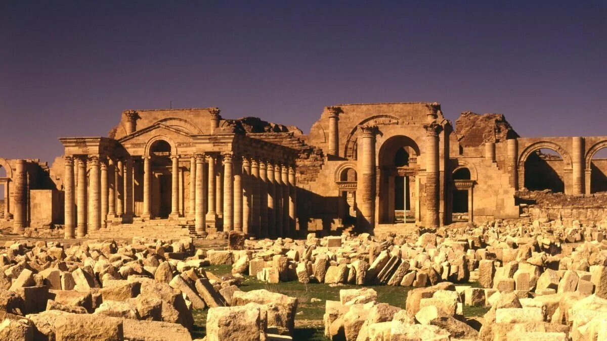 Древние руины где находятся. Руины древнего города Хатра. Древний город Хатра. Дворец Хатра Ирак. Хатра Месопотамия.