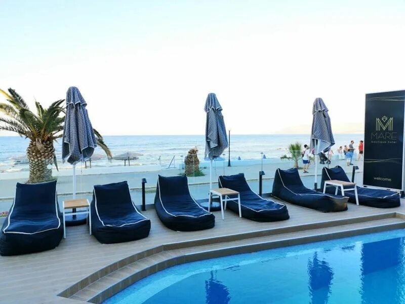 Mare suites. Mare blue suites 4*. mare boutique. шасс маре. blu mare beach hotel.