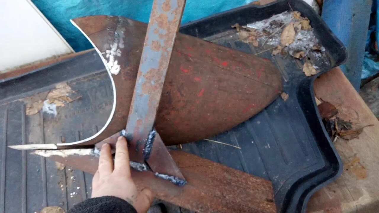 Как заточить плуг. Плуг из газового баллона. отвал для плуга из газового баллона. оборотный плуг из газового баллона. лемех для плуга из газового баллона.