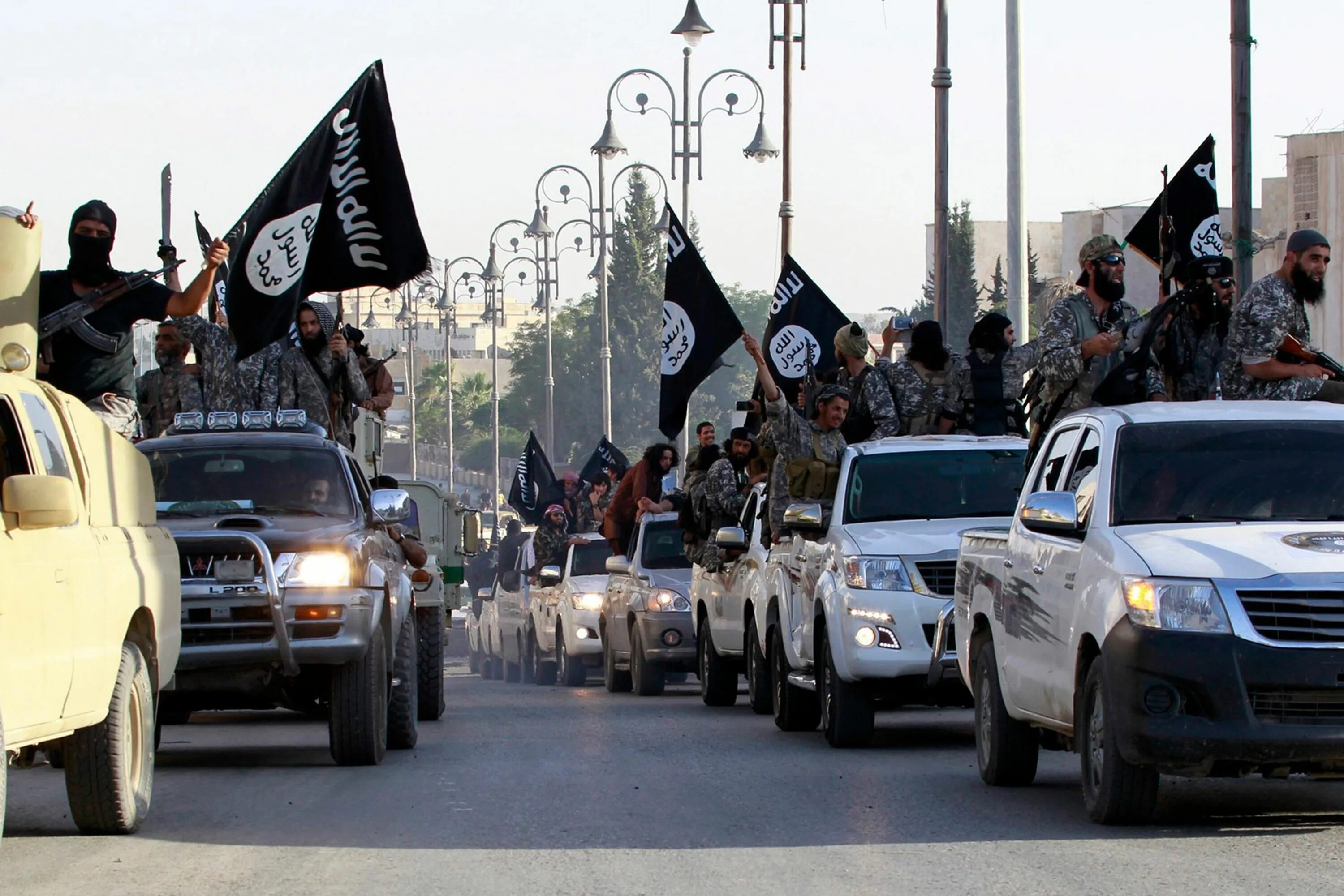 Машины мусульман. Toyota Hilux ИГИЛ. Исламское государство ИГИЛ. Джихад мобиль Тойота. Исламское государство Ирака и Леванта ИГИЛ.