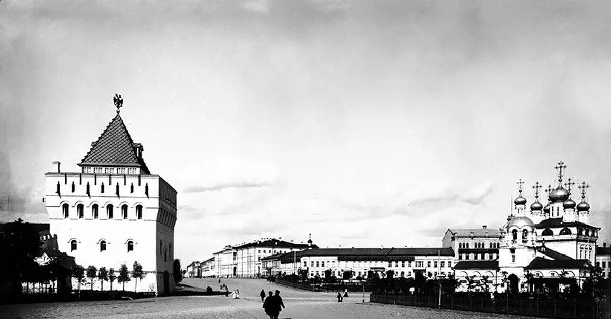 Благовещенская площадь нижний. Дмитриевская башня нижегородского кремля. благовещенская площадь нижний новгород 19 век. благовещенская площадь нижний новгород.