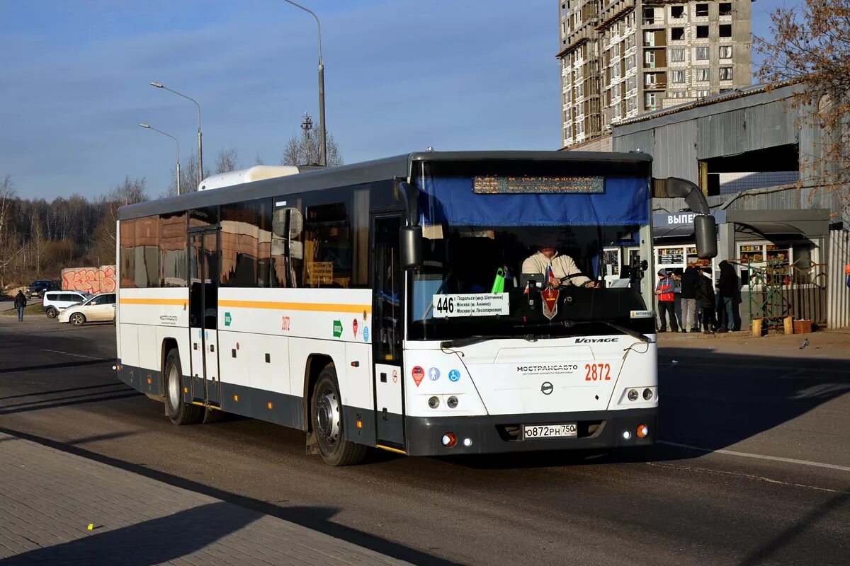 446 автобус расписание хвойный. ЛИАЗ 5250. Маршрут 446. Маршрут 446 Москва. Подъемная система ЛИАЗ 5250 для инвалидов.