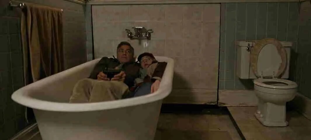 Спряталась в ванной. Мари краймбрери пряталась в ванной. Они найдут тебя везде даже в ванной. Пряталась в ванной мари. Пряталась в ванной мари.