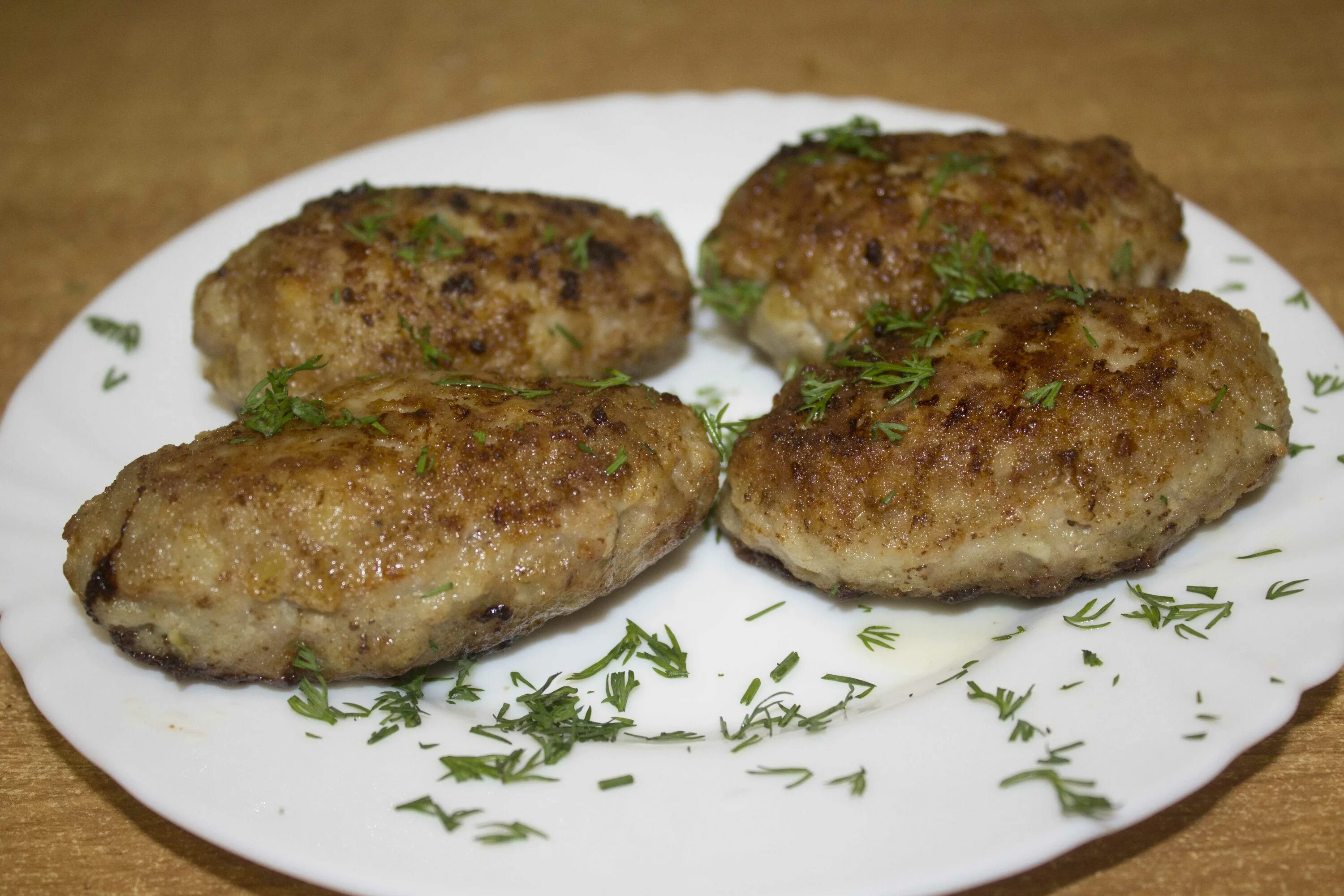 Пышные котлеты из мясного фарша. Котлеты домашние. котлеты по домашнему. котлеьамясная домашняя. котлета мясная домашняя.