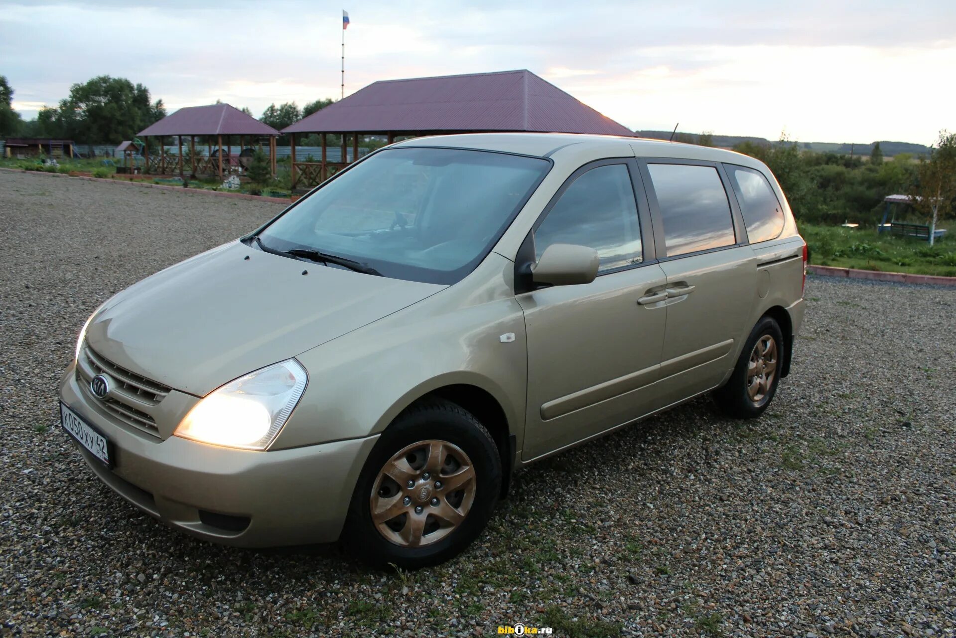 Kia carnival поколения. Kia Carnival 2009. Kia Carnival 2. Kia Carnival 2.2. Киа Карнивал 2009г.