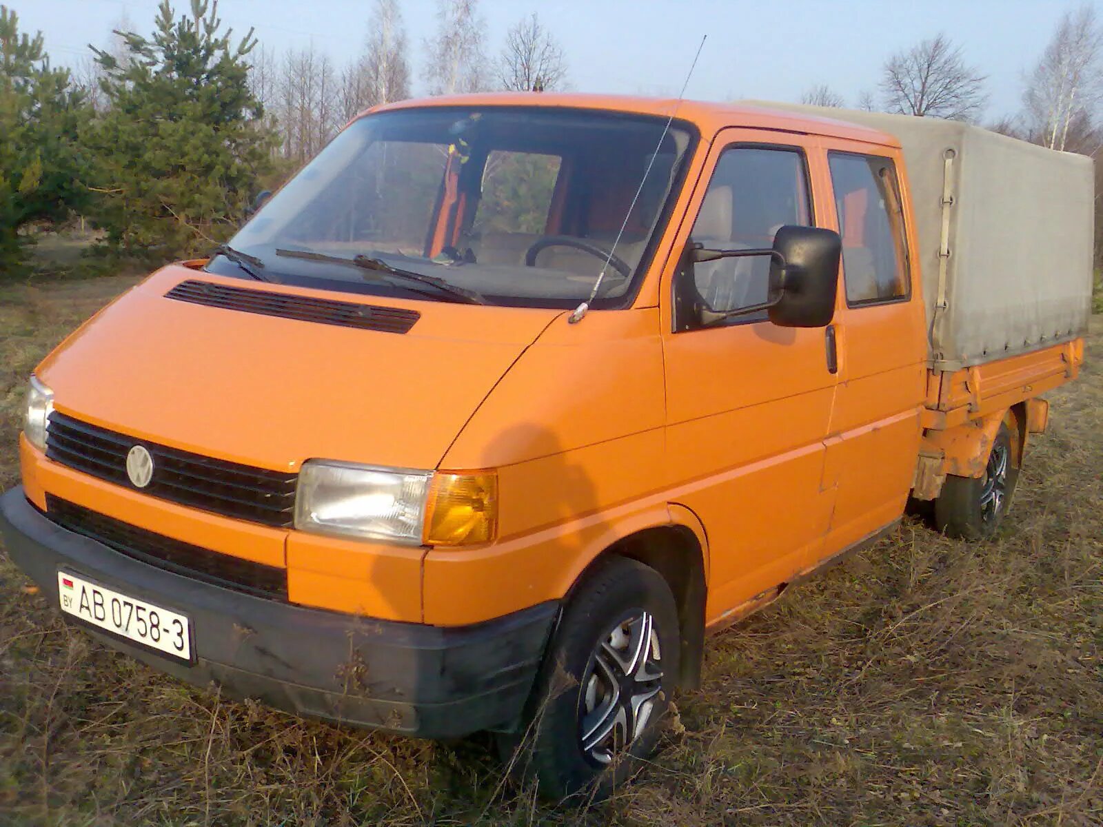 Фольксваген т4 б у. VW Transporter t4 дубль кабина. Фольксваген Транспортер т4 бортовой. Volkswagen t4 дубль кабина. Фольксваген т4 дубль кабина бортовой.