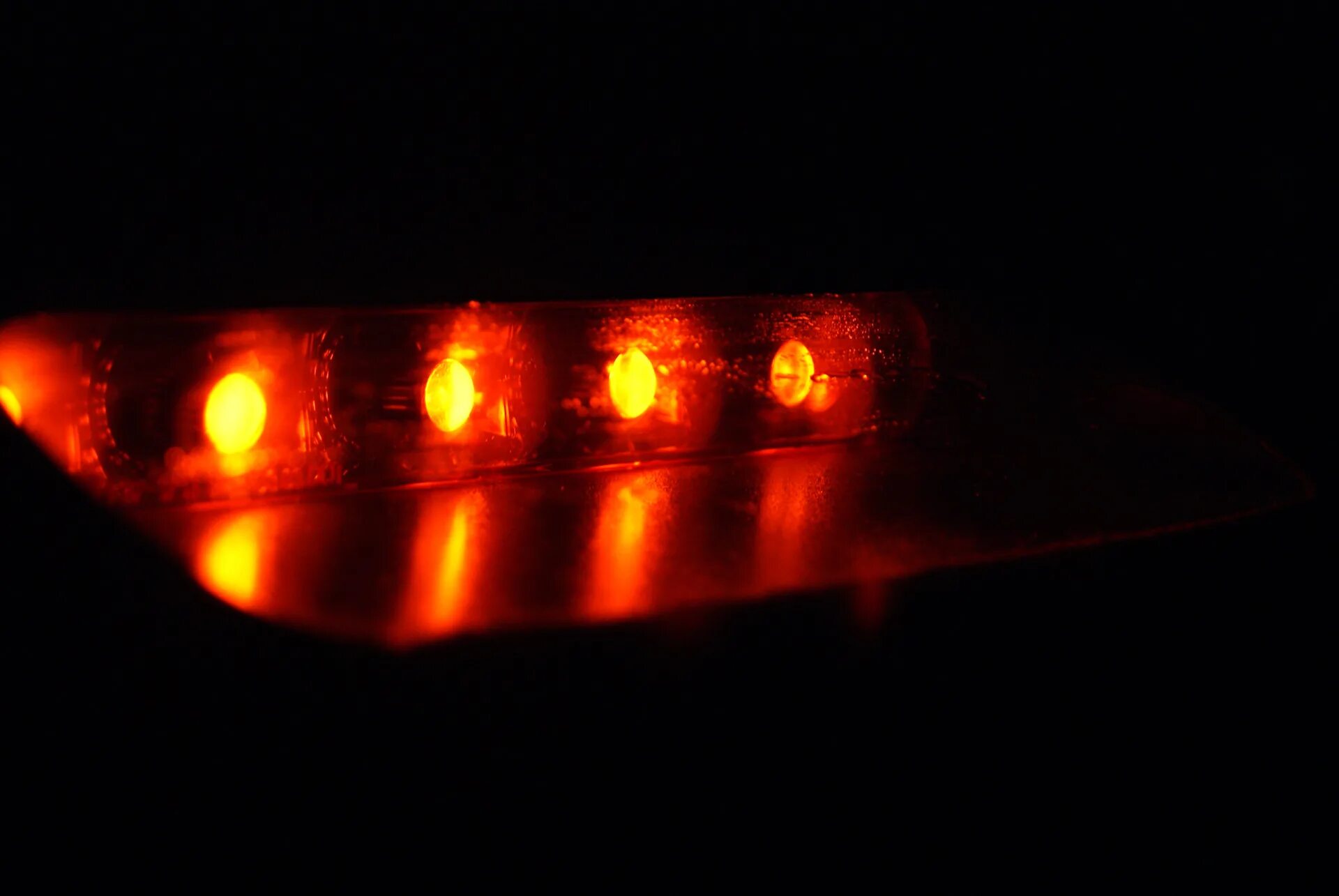 4 светодиоды. Светодиод линзованный. Светодиоды линзованные оранжевые. Диод линзованный 4 контактный. Светодиод линзованный красный для вывески.