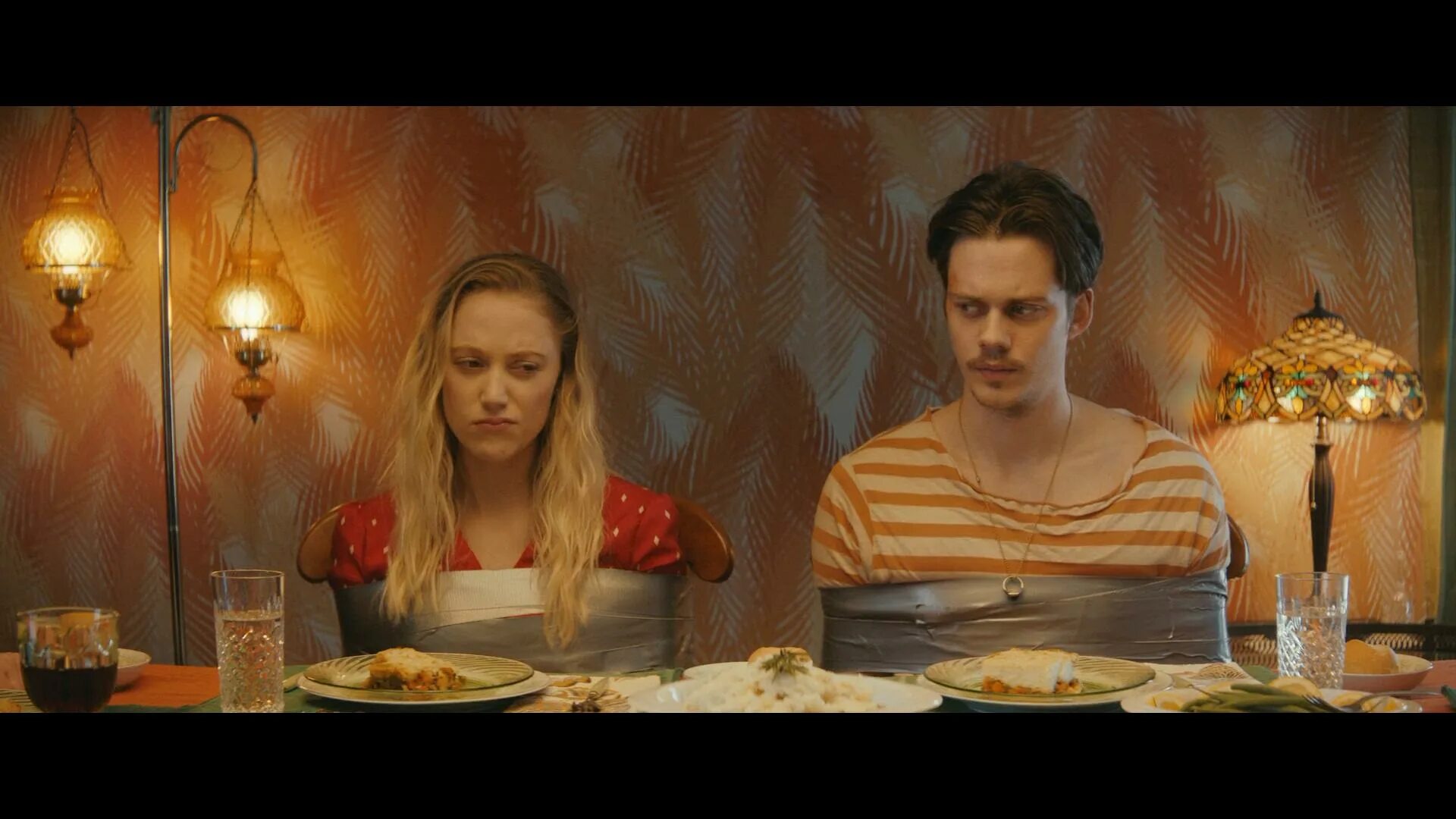 Злодеи 2019. Злодеи 2019. Злодеи фильм villains 2019. Злодеи 2019. Фильм злодейка из 2019 года.