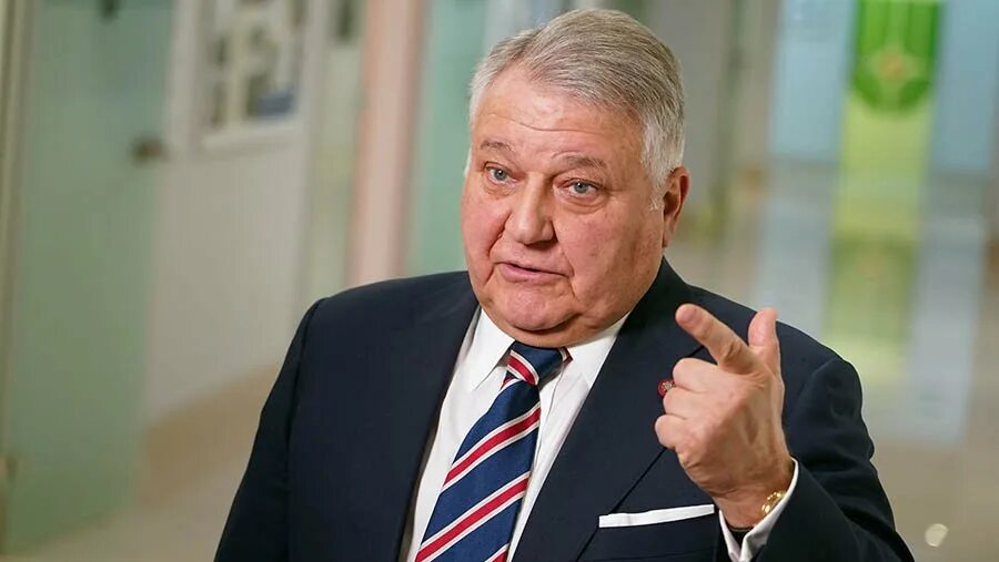 Директор курчатова