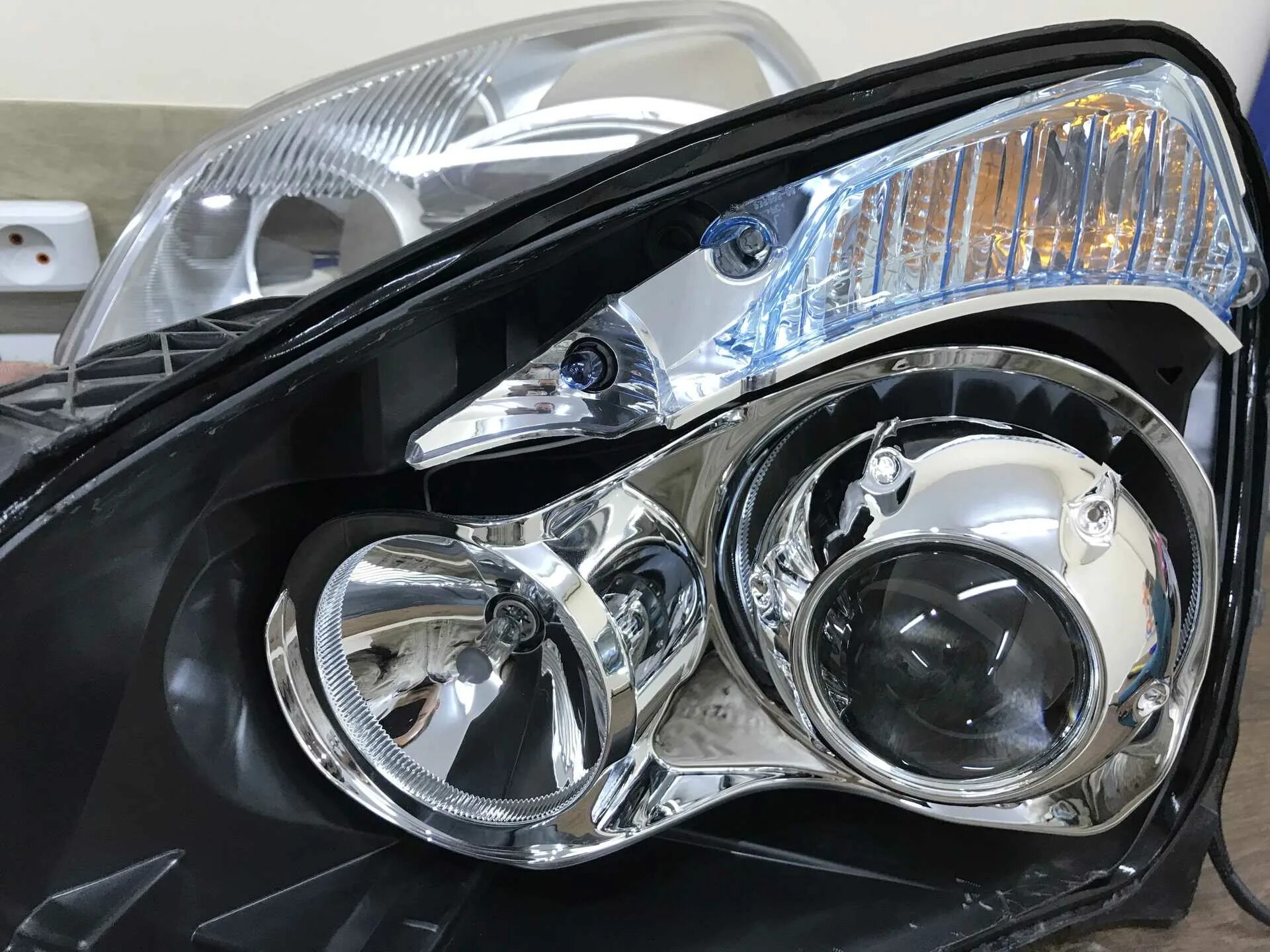 Qashqai j10 фары. Qashqai j10 фары. 26010br02a. Qashqai j10 фары. Nissan qashqai j10 фара правая ксенон.