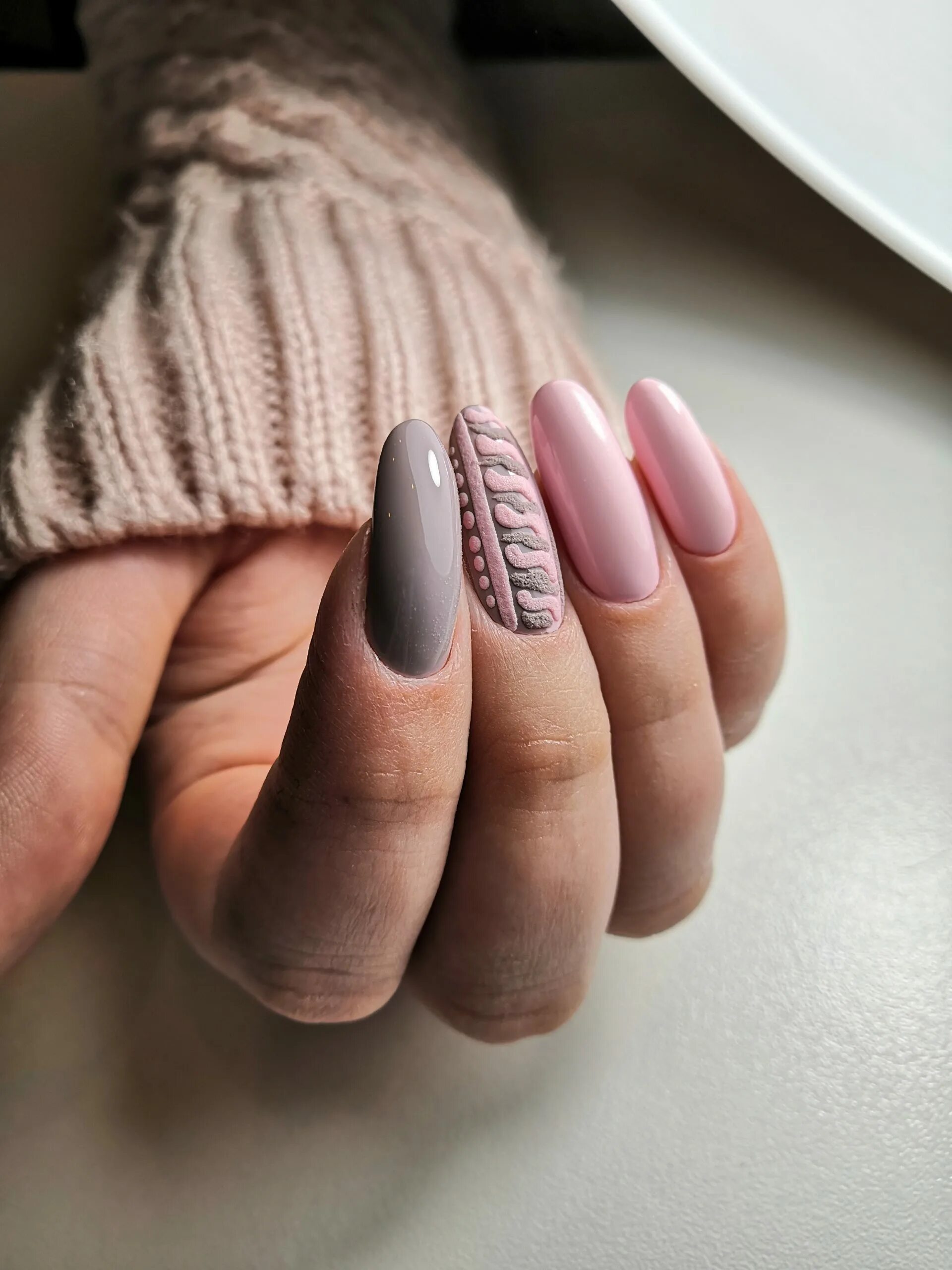 Ногти светлые. Крутые ногти. Нестандартный маникюр. Топ ногтей 2023. Омбре на ногтях.