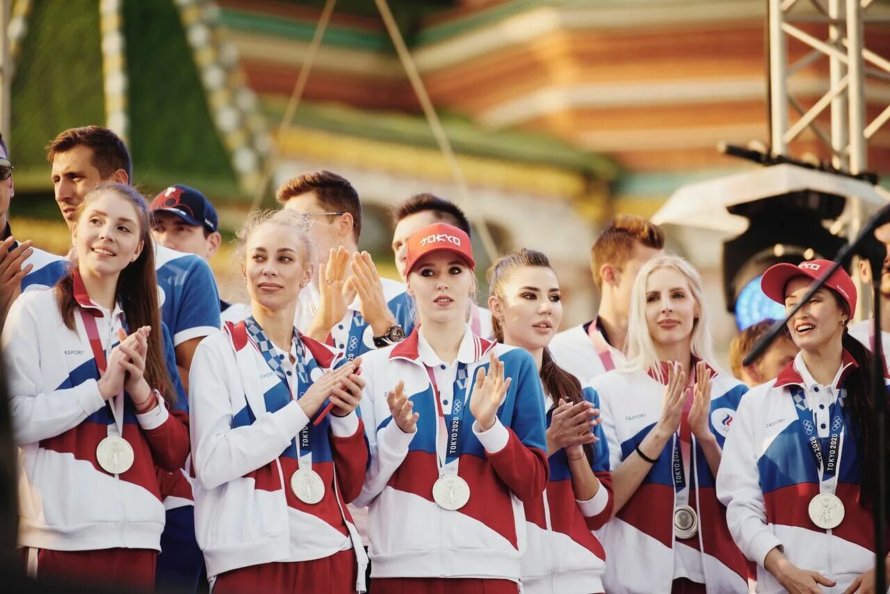 Олимпийская сборная России 2014. Олимпийцы 2021. Русские олимпийцы в Москве.
