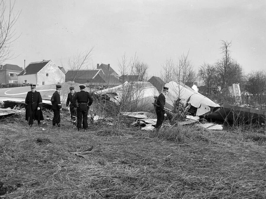 Боинг 707 авиакатастрофы. Катастрофа Boeing 707 под Брюсселем. Авиакатастрофы 60 годов. Авиакатастрофа 1961 года фигуристы США.