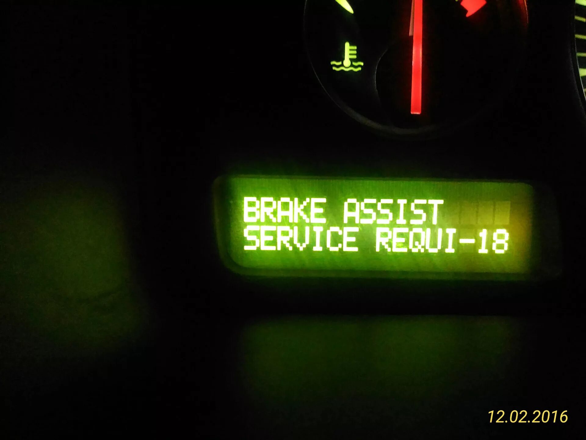 Assist service. Ошибка Вольво xc90 transmission service 01. Brake assist service requi-18 s60. Ошибка 18 Вольво хс90. Brake assist service requi 18 Volvo.