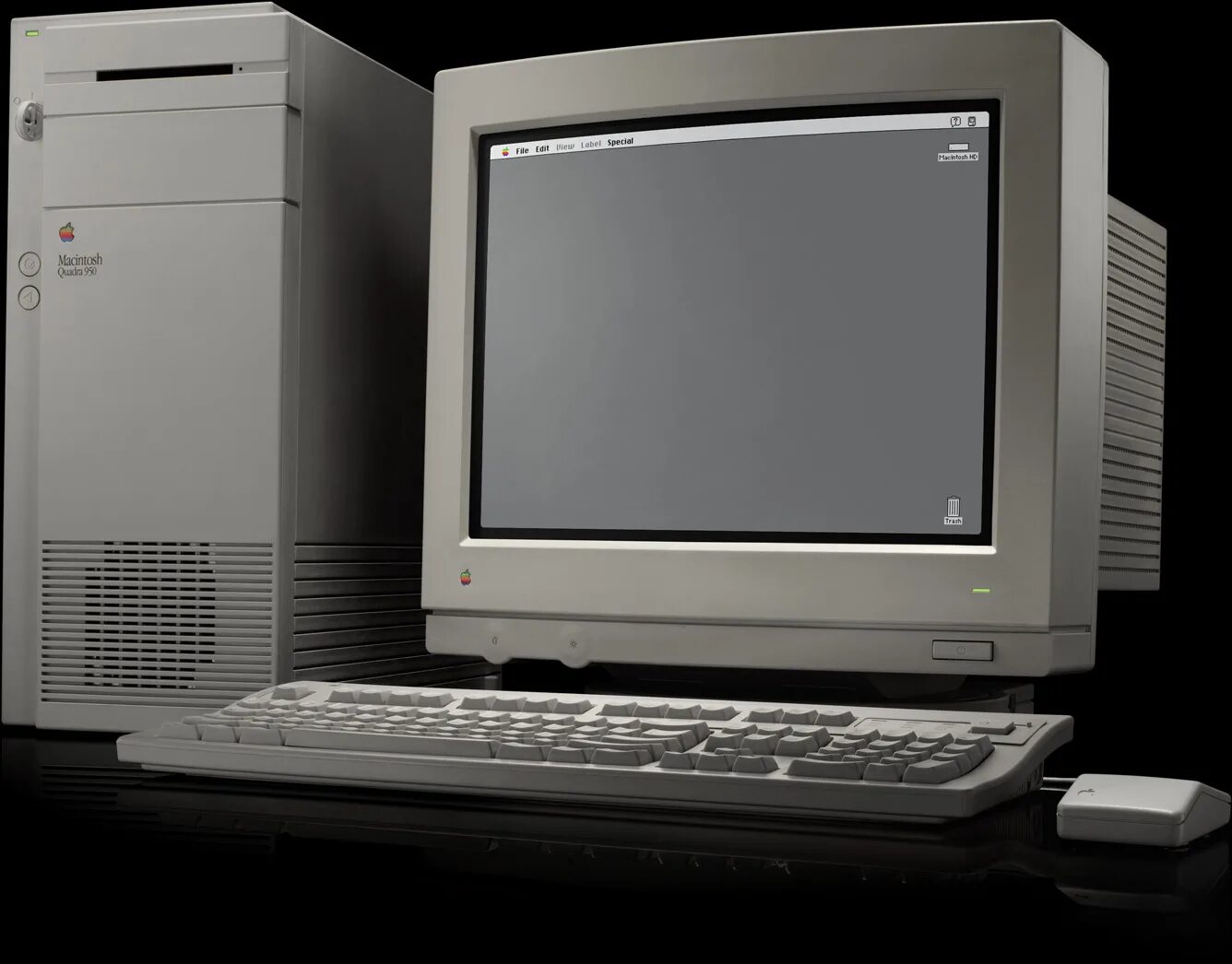 Old computer. Apple Macintosh Quadra 700. Apple Macintosh Quadra 800. Apple Macintosh 1993. Персональный компьютер макинтош 2000.