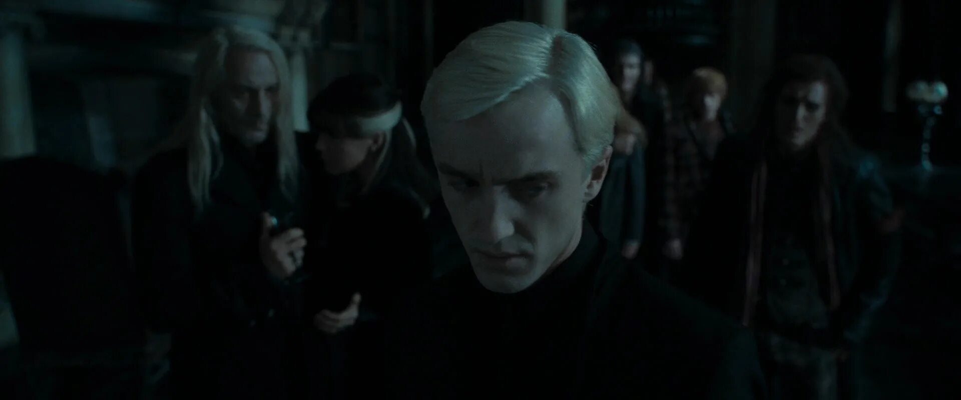 драко малфой пожиратель. пожиратель смерти малфои. пожиратели смерти арт. драко малфой пожиратель смерти. том фелтон принц полукровка.