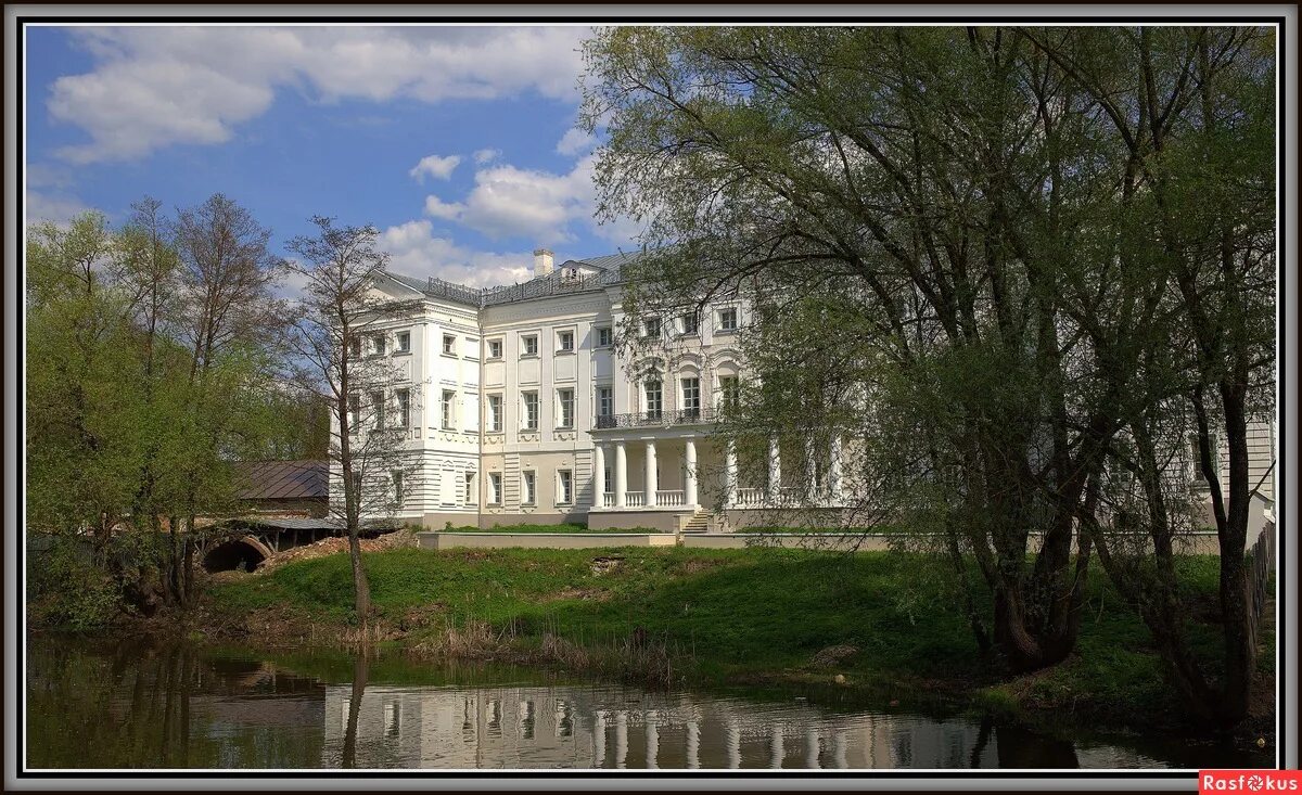 Полотняный завод калуга. Сайт полотняного завода. Усадьба полотняный завод калужская область. Полотняный завод парк. Кондрово полотняный завод.