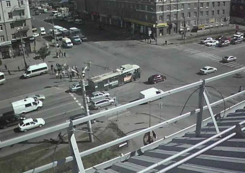 Новосибирск площадь ленина в реальном времени. Веб камеры города новосибирска. Веб камера площадь калинина. Веб камеры города новосибирска. Октябрьская магистраль новосибирск.