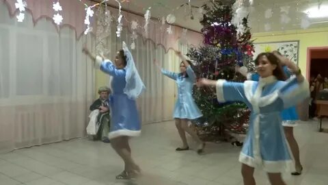 Песня под танец снегурочек