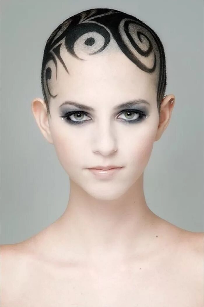 Редкие волосы у женщин. Лысая прическа женская. Прически чтобы реже мыть голову. Редкие волосы у женщин. Thin head.